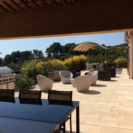 Residences Les Bernardins * Tourtour